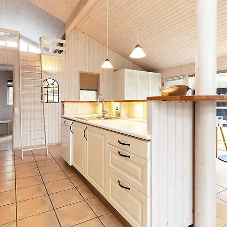 8 Person In Gilleleje-by Traum *