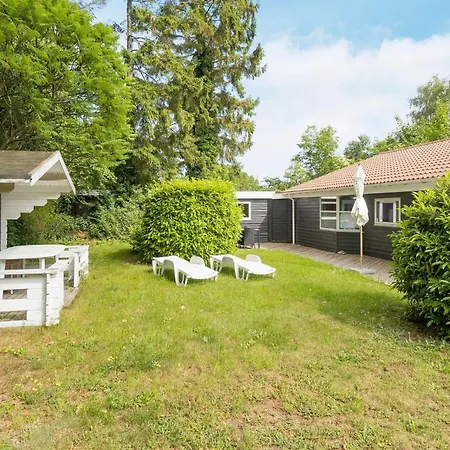 8 Person In Gilleleje-by Traum * Gilleleje