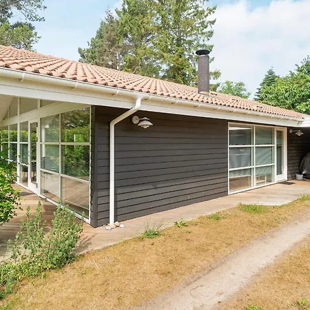 8 Person In Gilleleje-by Traum * Gilleleje