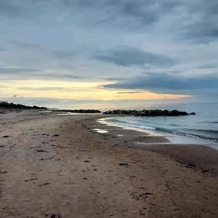 8 Person In Gilleleje-by Traum *