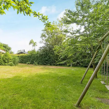 8 Person In Gilleleje-by Traum